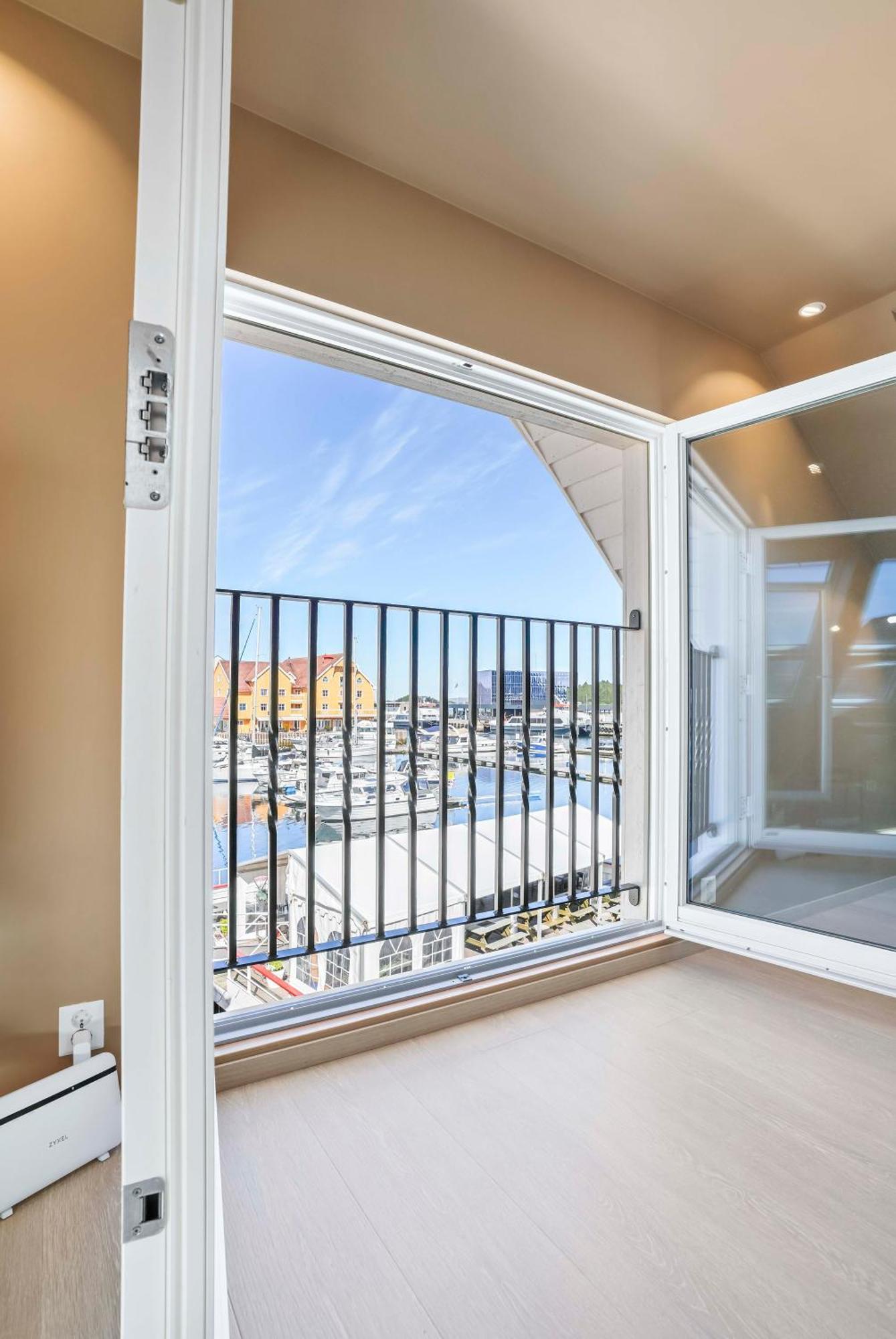 Floro Apartments Hotell エクステリア 写真